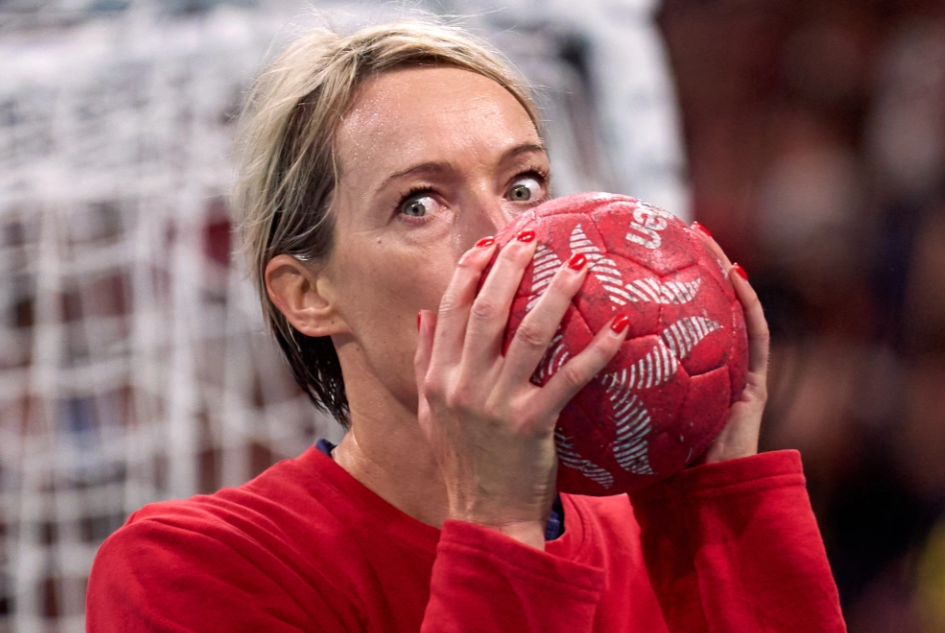 挪威国家女子足球队表现英勇，击败实力强劲的对手的简单介绍