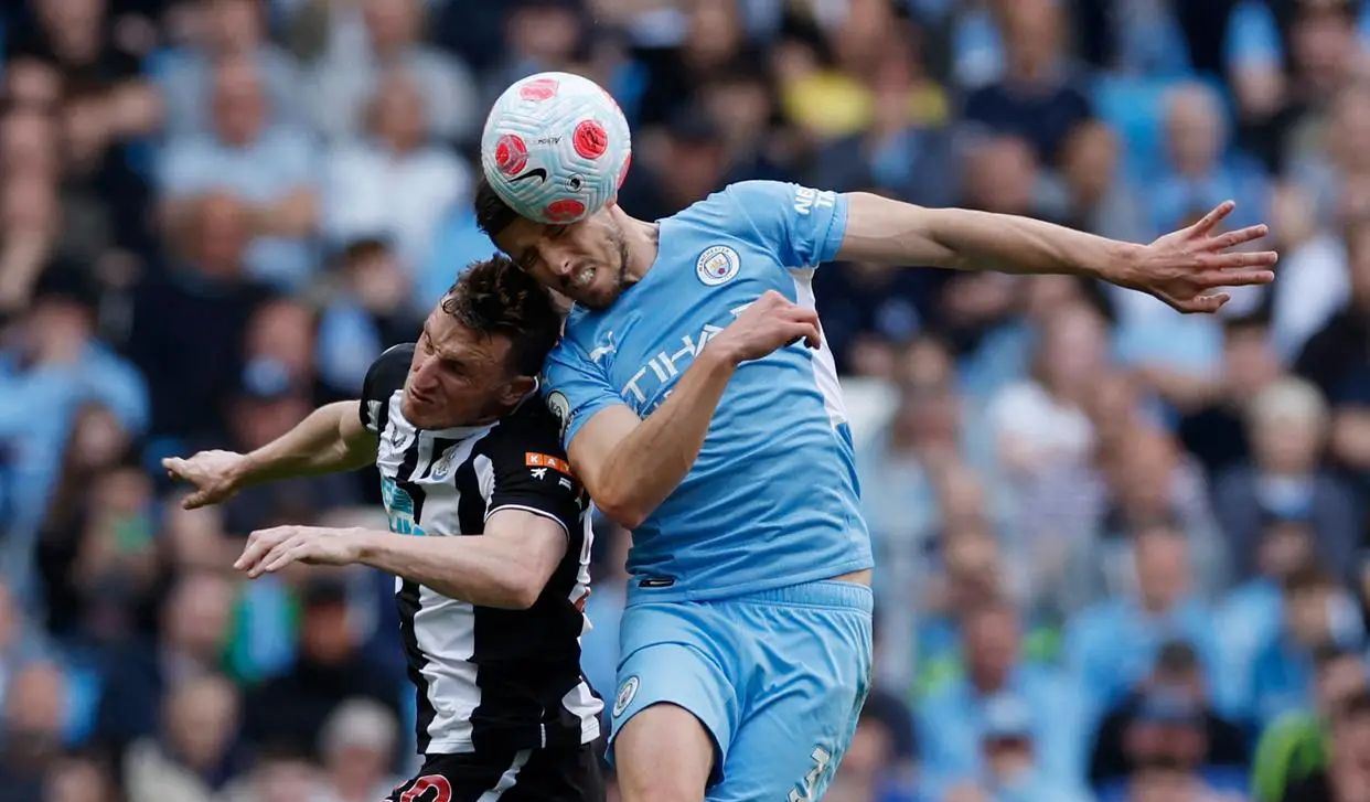 开云体育登录-曼城客场遭遇惨败，遗憾止步八强