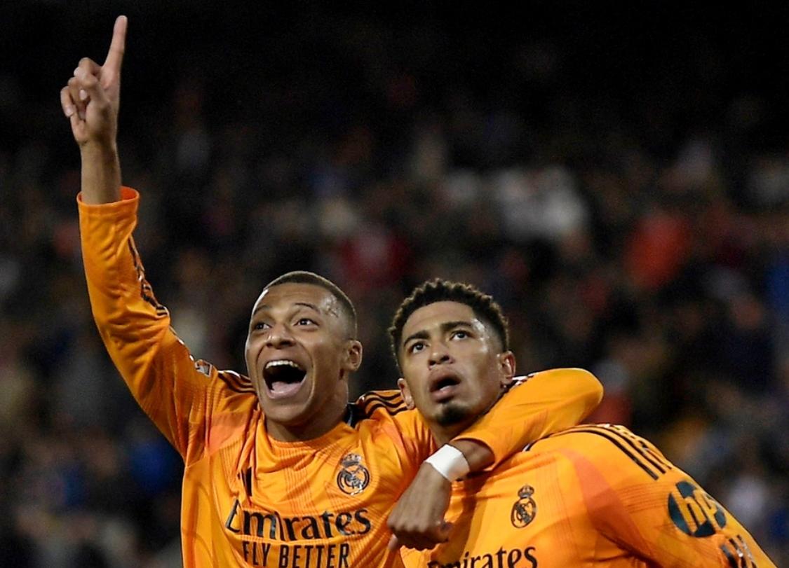 瓦伦西亚门将出色扑救，助球队逆袭