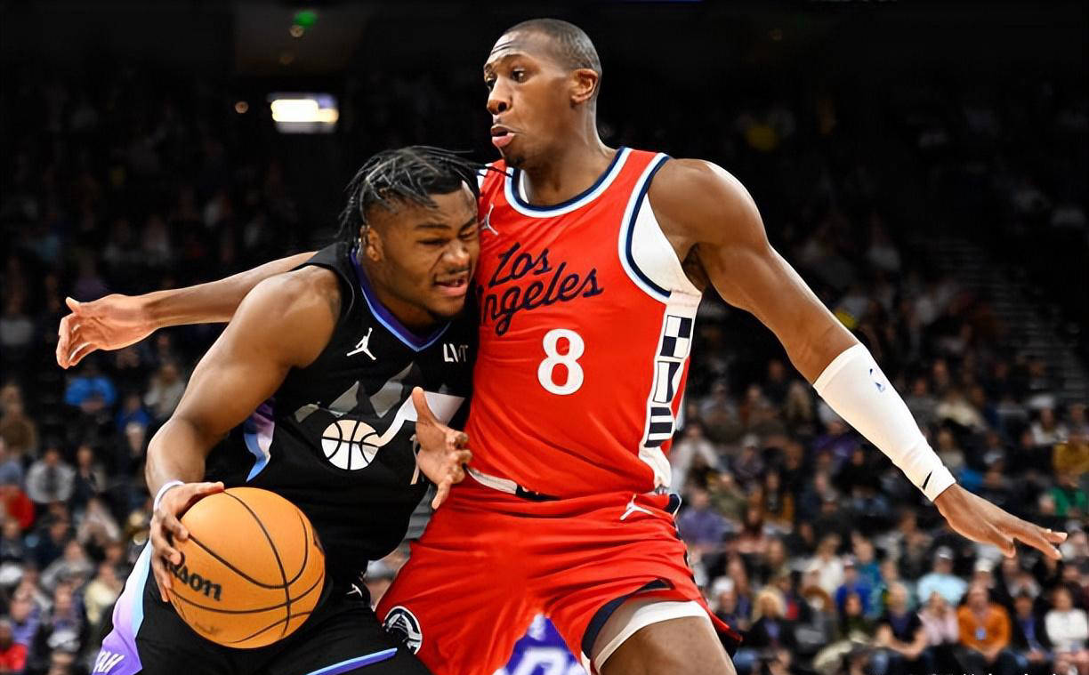 开云体育官网-关于快船队后卫稳定得分，助球队保持领先的信息