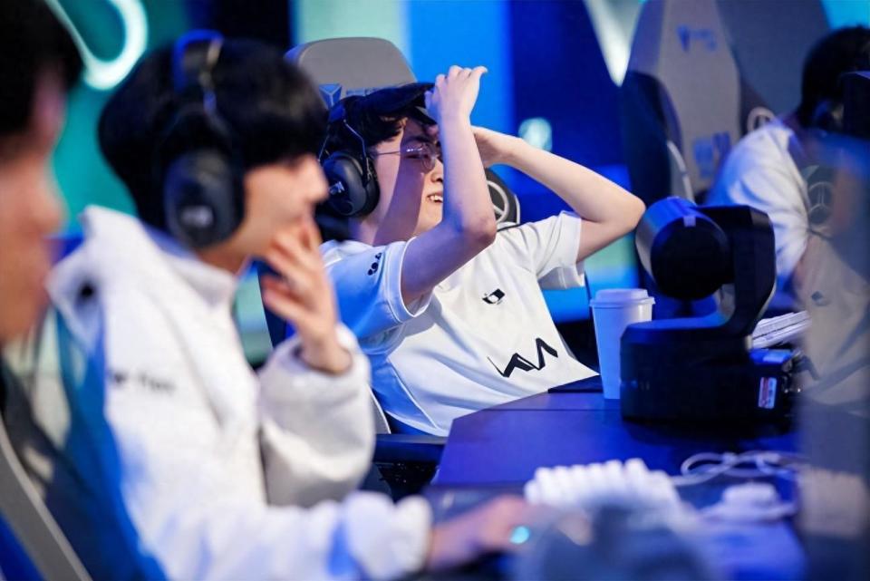 开云体育中国-关于DK决赛横扫TES，ShowMaker神级操作的信息