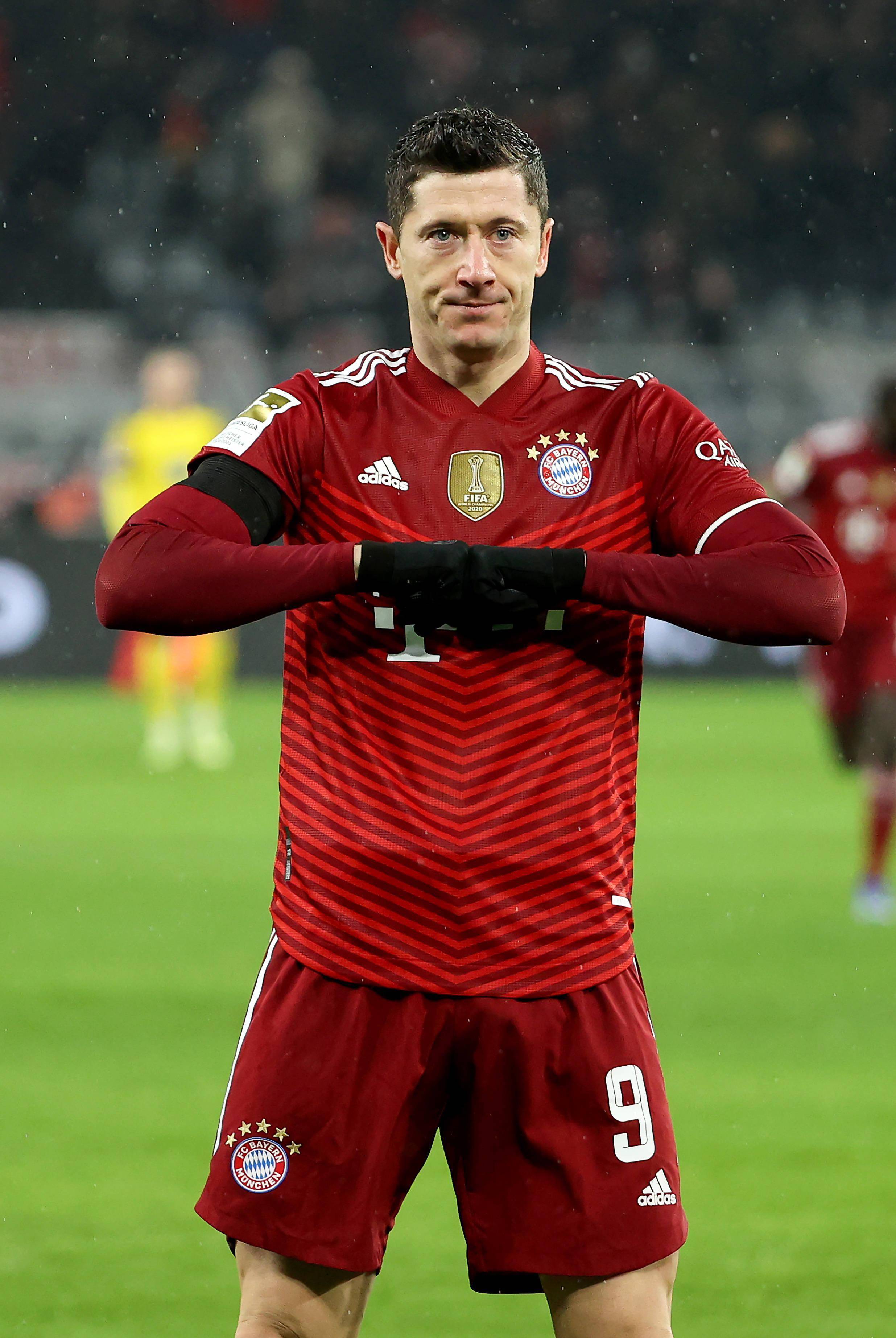 开云体育官网-关于拜仁慕尼黑客场逆转多特蒙德，迈向冠军的信息