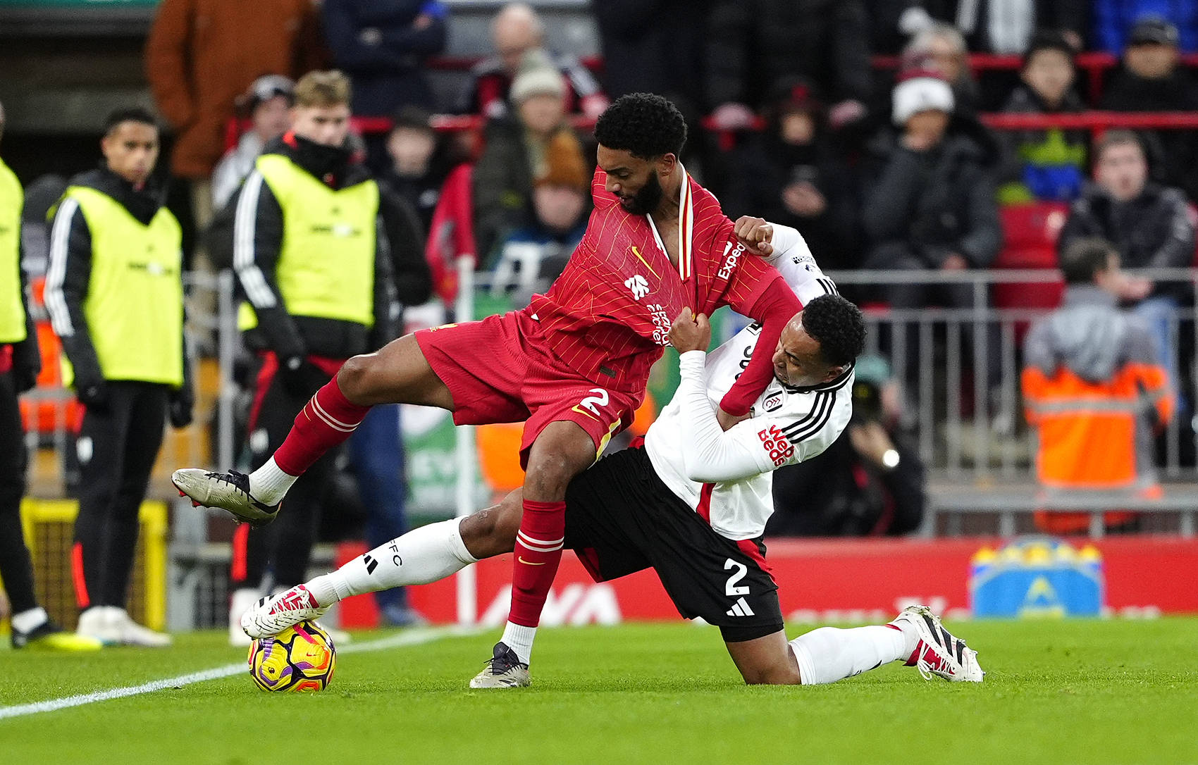 开云体育中国-伯明翰主场不敌富勒姆，遭遇失利