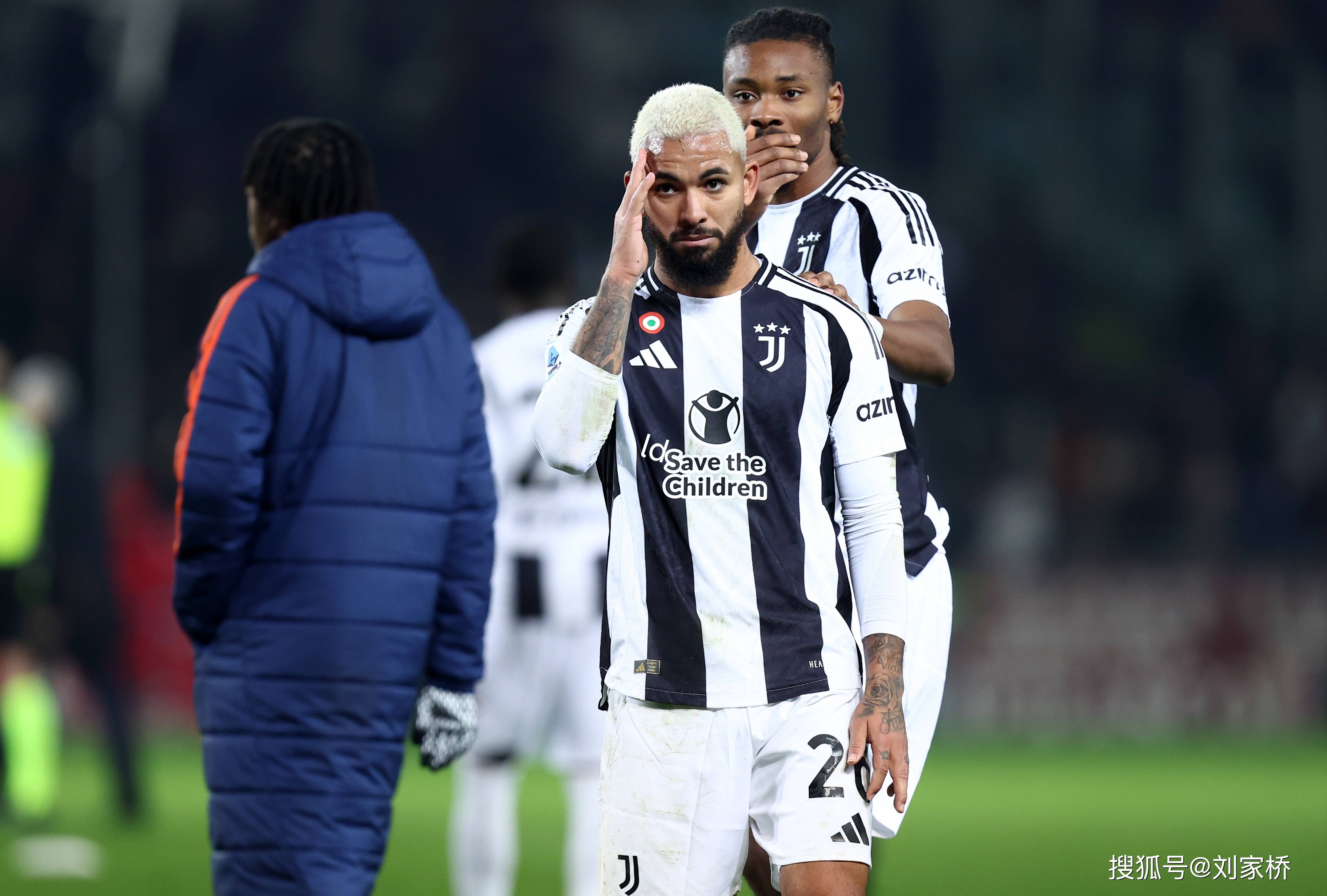 尤文图斯后卫博努奇意外伤退，球队防线缺席揭晓