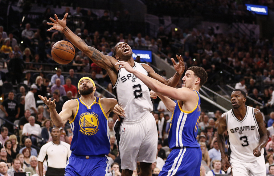 开云体育官网-关键对决一触即发，谁能笑到最后？