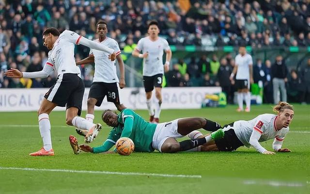 包含欧洲预选赛：爆冷赛果令人惊讶的词条