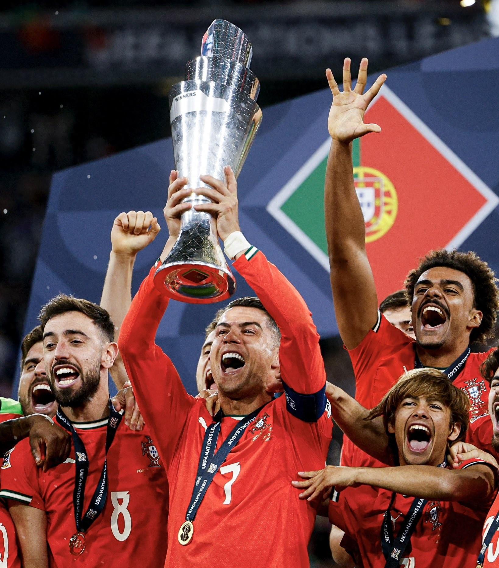 德国队战平葡萄牙，C罗乌龙送礼欧冠