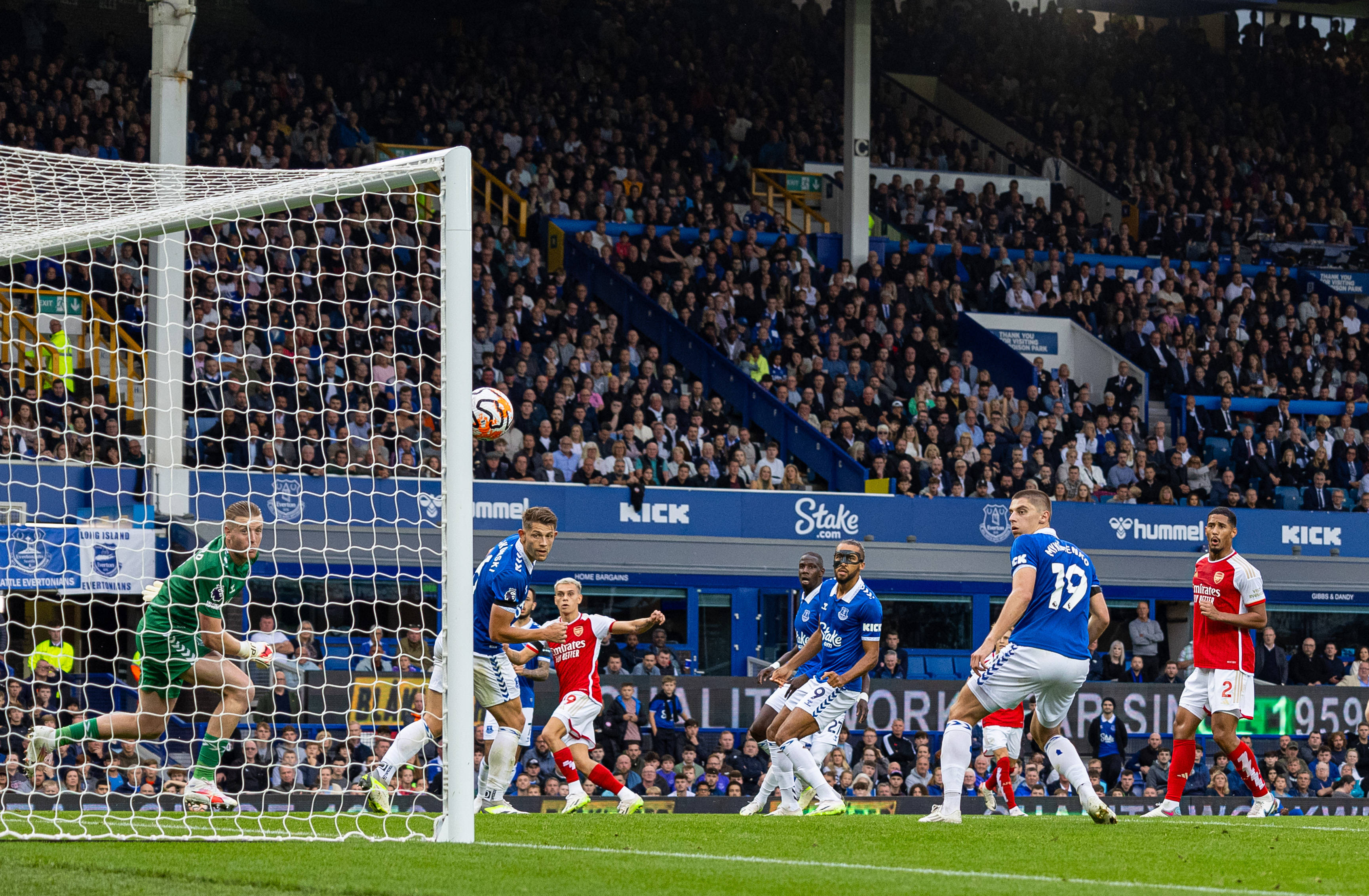 开云体育下载-切尔西主场大胜阿森纳，豪取三分