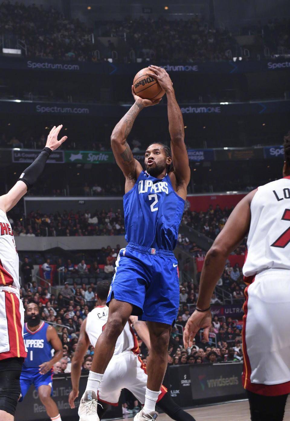 包含里尔实现客场大捷，豪取三分的词条