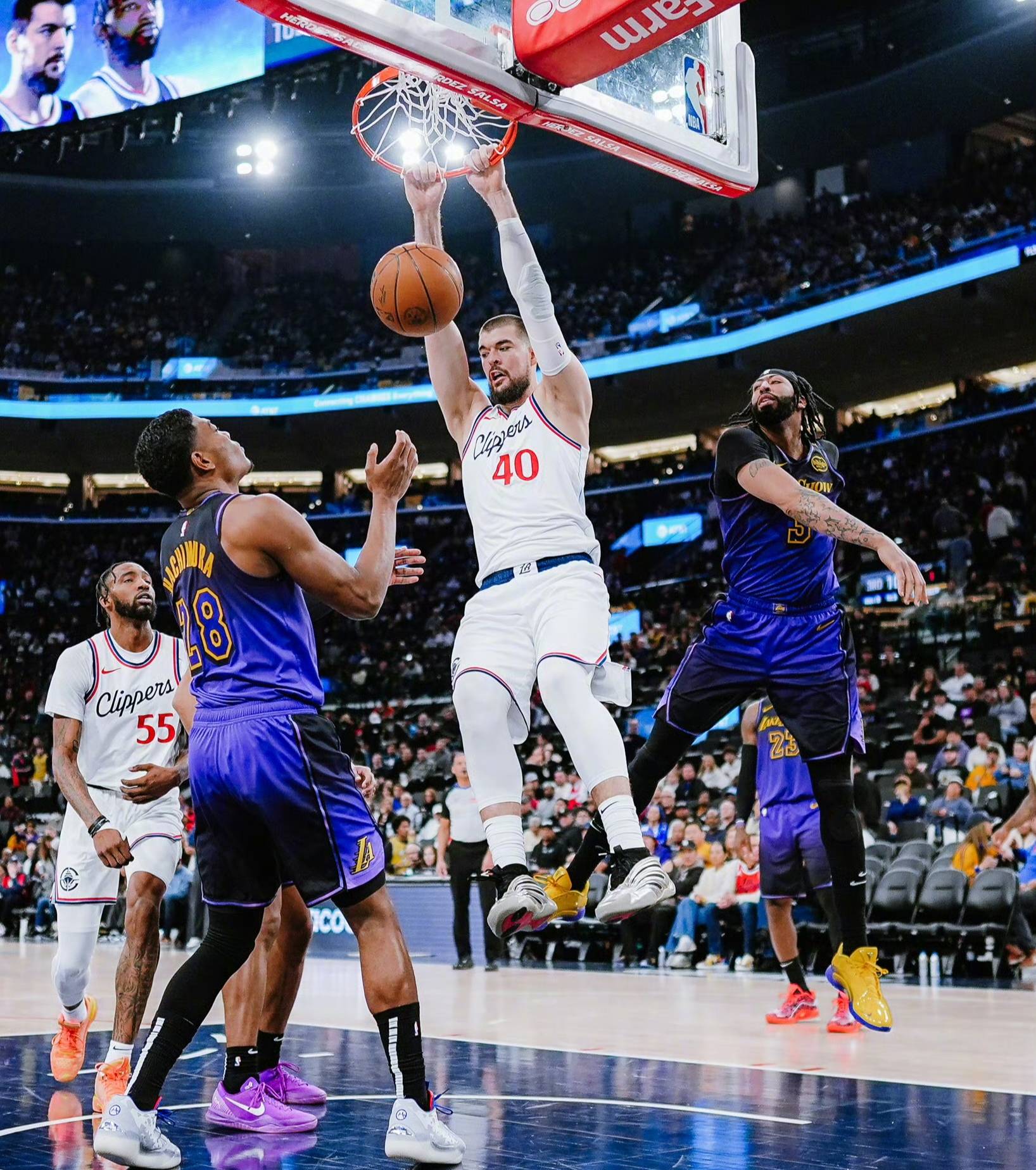 快船擒下篮网，保持不败连胜