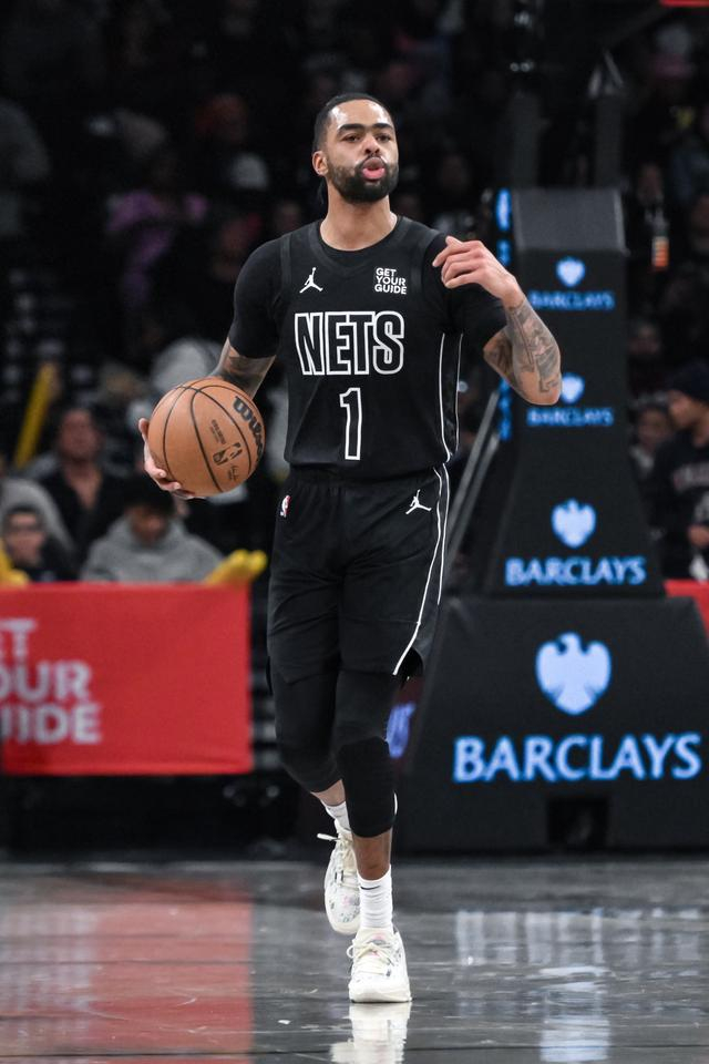 包含猛龙轻取篮网B队，拉塞尔关键制胜的词条