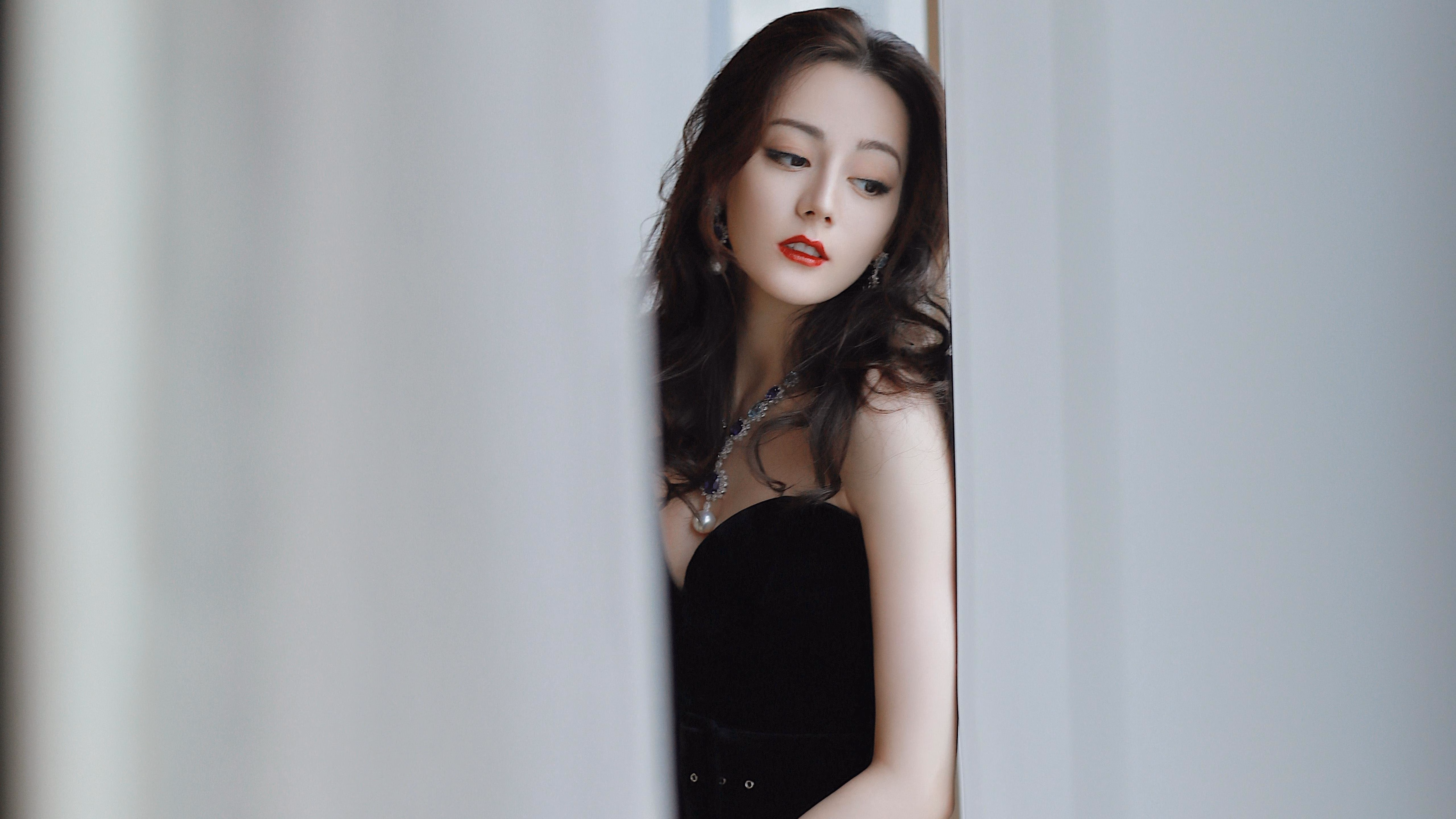 当保罗掌控浩瀚舞台,约基奇撕碎绿军铁幕