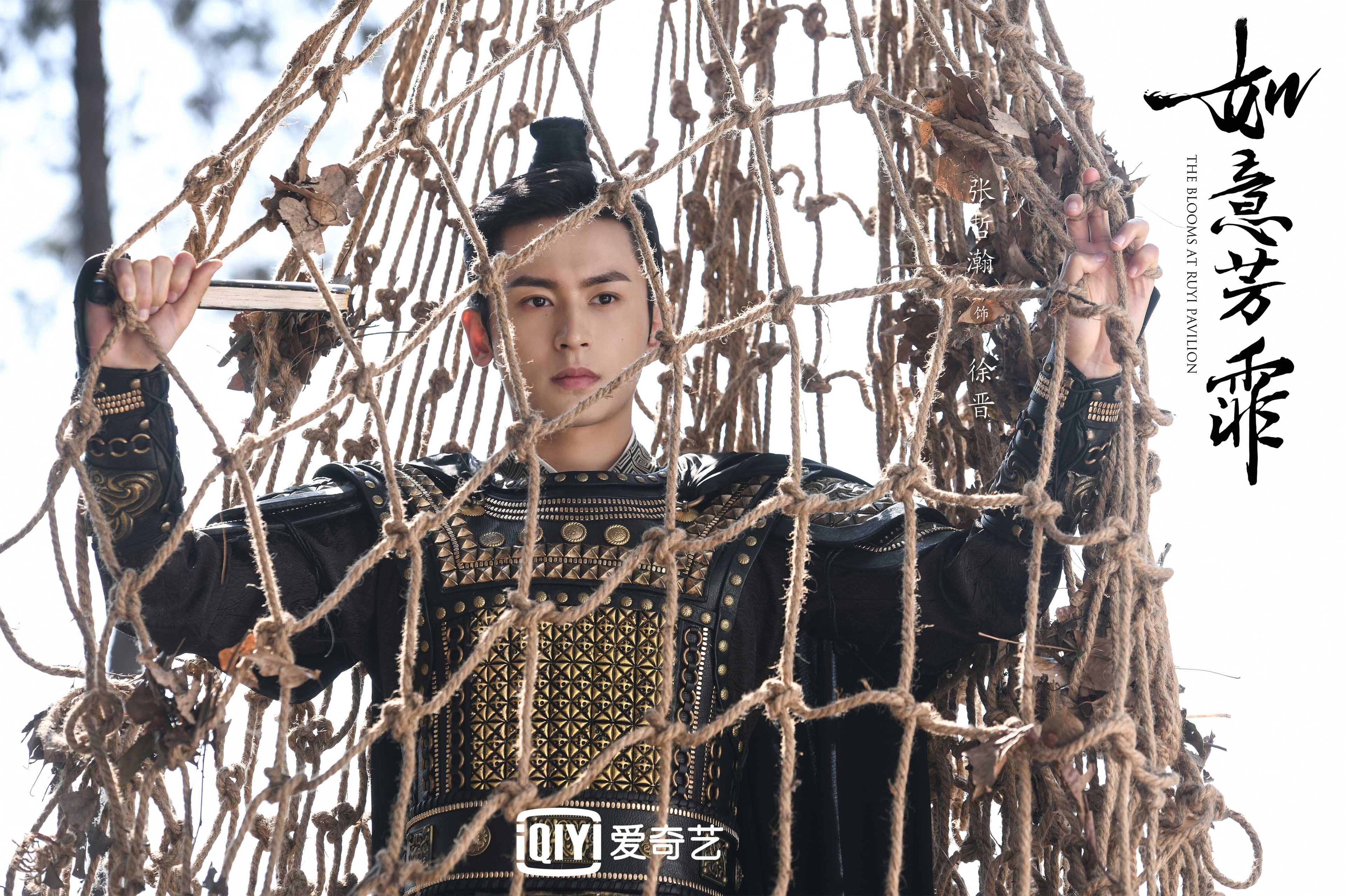 开云下载-东契奇疯狂碾压之战，76人巅峰对决强势胜出快船，独行侠迎最强援手？