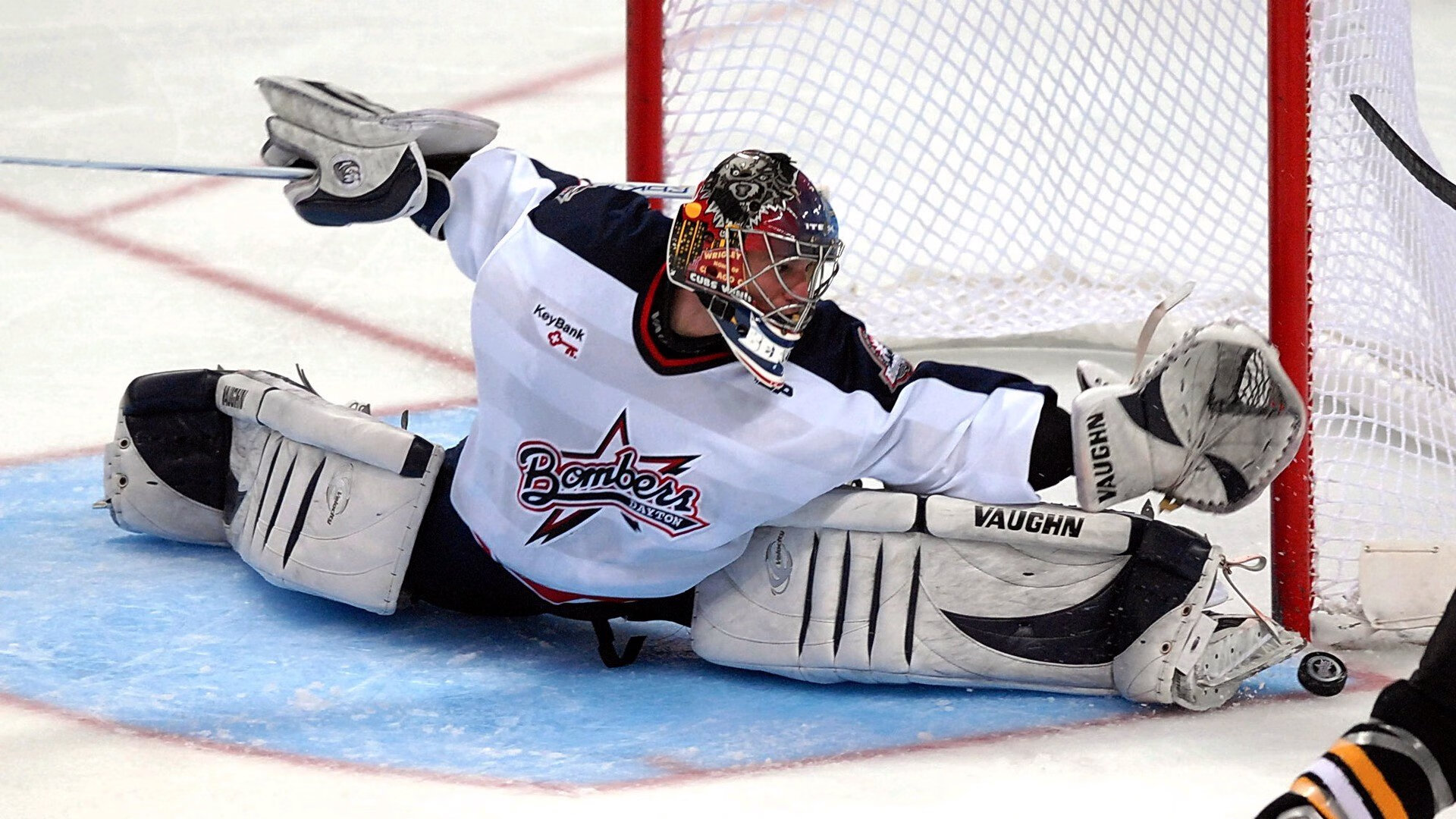 开云平台-希腊末节逆袭智利，李刚仁跨界F1街道赛接管比赛，体育世界的不羁传奇