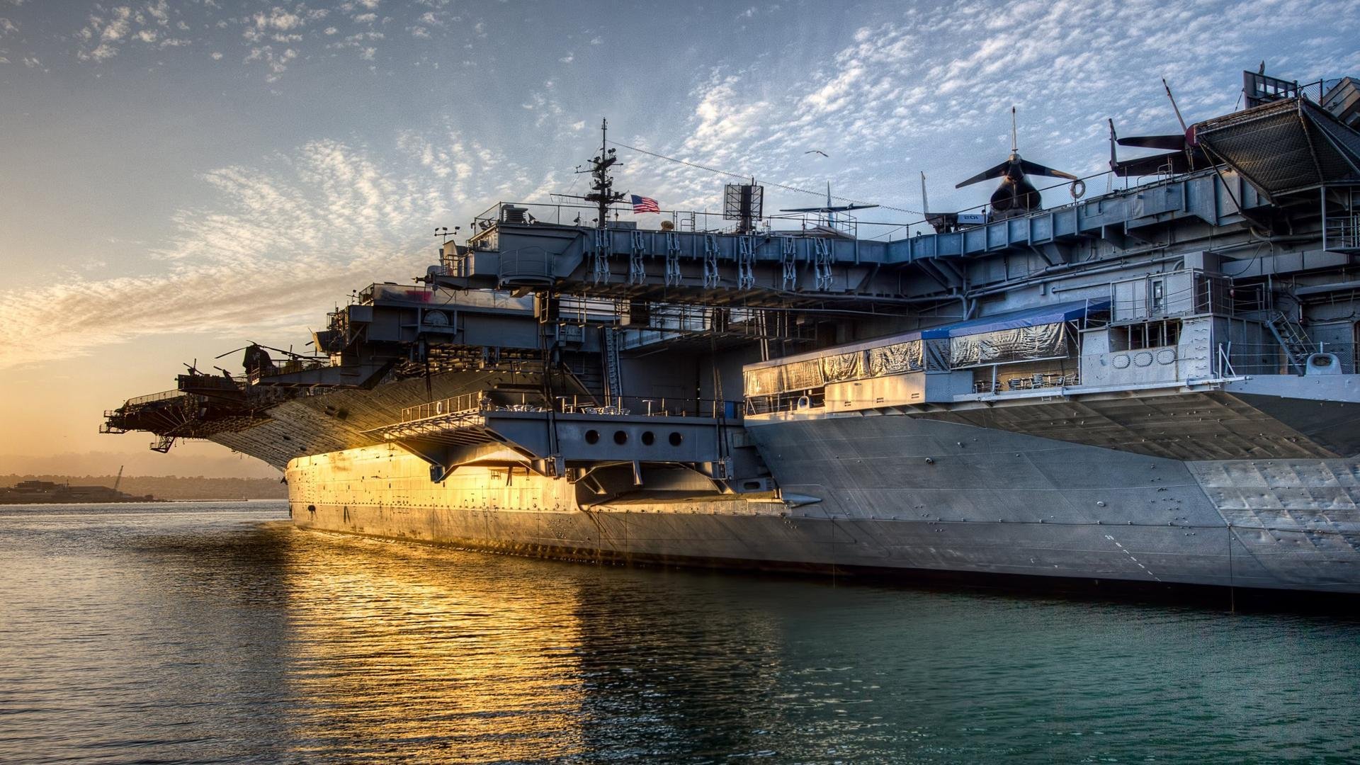 开云体育登录-布克70分空砍之夜，勇士团队篮球击落火箭