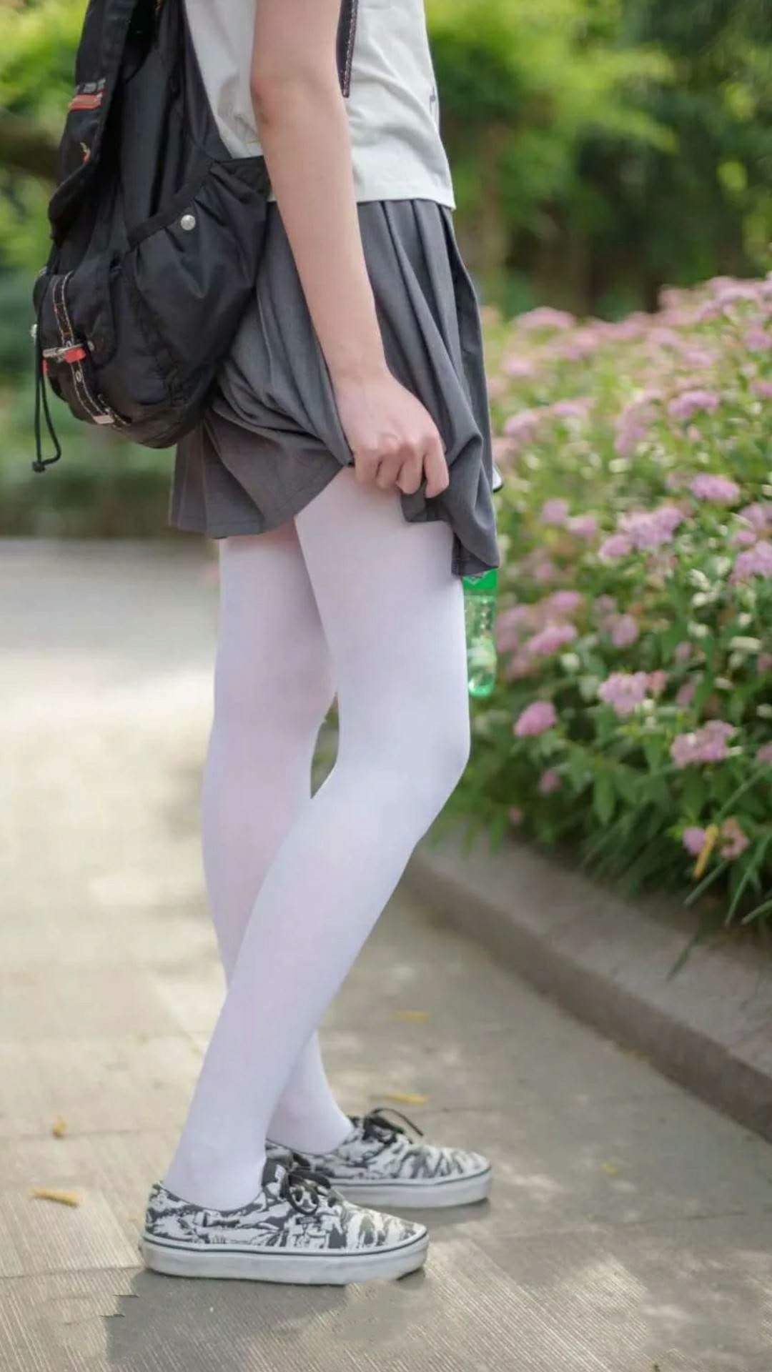 南美霸主轰然倒塌!罗马尼亚四球大破巴西,佩德里一人惊艳全场